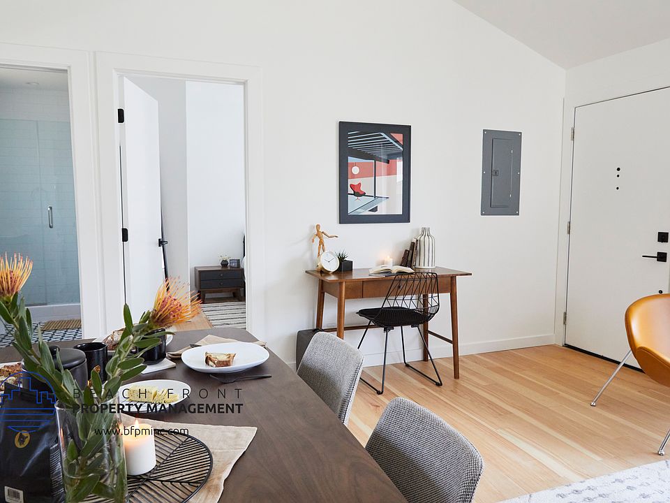 1st image of 908 Everett St #910