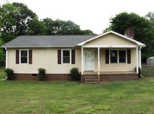 208 Old Woodruff Rd, Greer, SC 29651