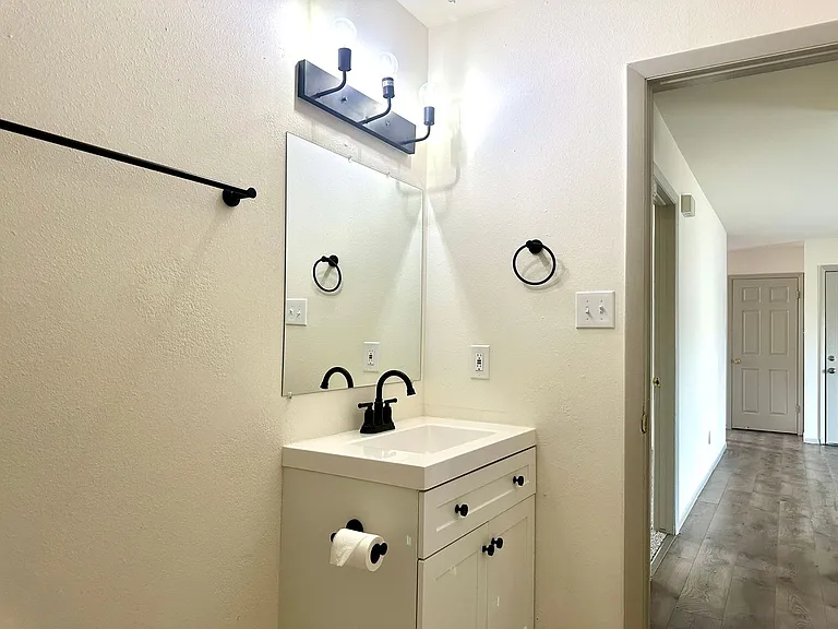 4338 N Chestnut St. — Photo 19
