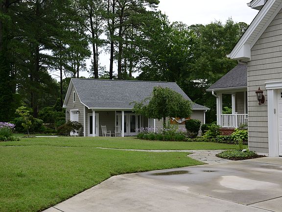 Detached Garage