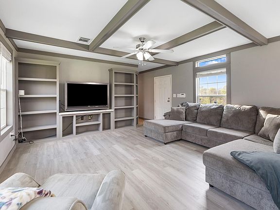 5th image of 319 Berry Creek Dr