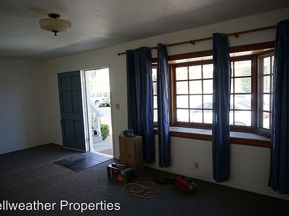 3rd image of 182 Quincy Ave
