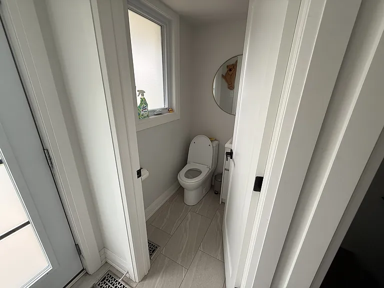 660 Hochelaga St #30 — Photo 32