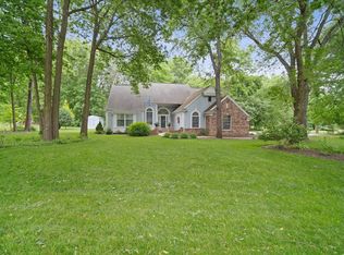 13601 Oak Hill Rd, Bloomington, IL 61705