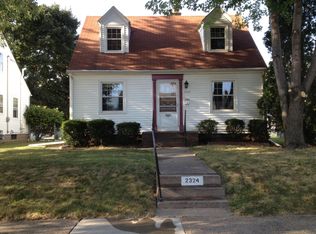 2324 W Pleasant St, Davenport, IA 52804