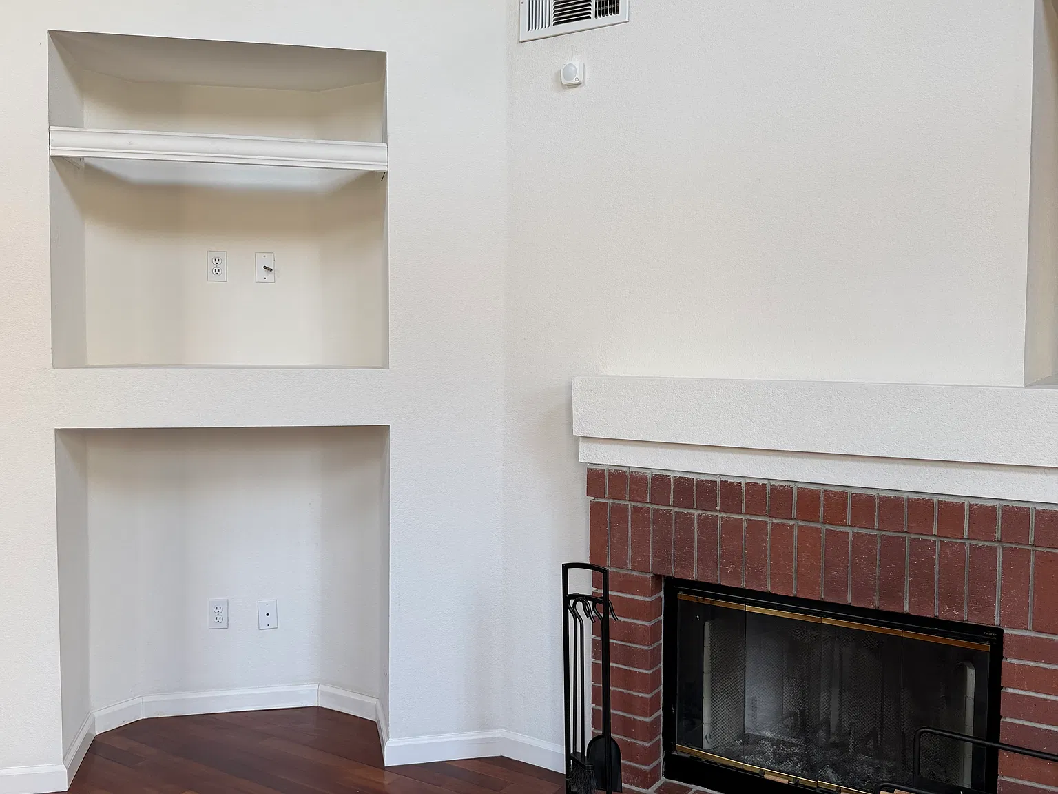 3 bed, 2.5 bath, 1449 sqft, $3,850 — Photo 4