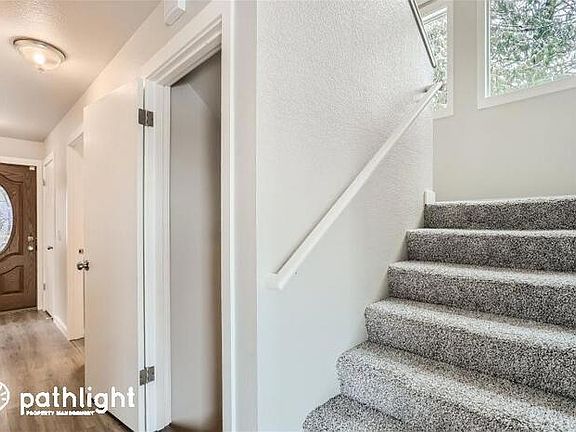 2nd image of 10727 Lakeview Dr