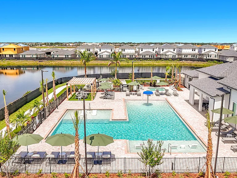 BB Living at Lakewood Ranch — Photo 4
