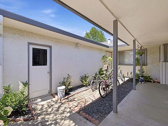 3rd image of 1108 Boynton Ave