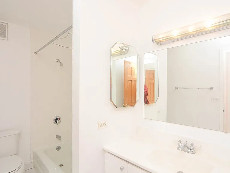 5100 N Marine Dr #J11 — Photo 18