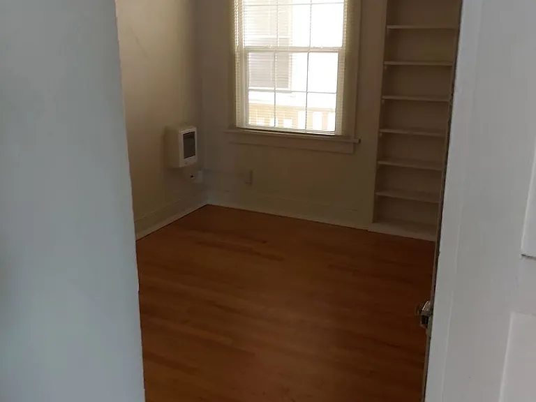 Avondale Apartments — Photo 56