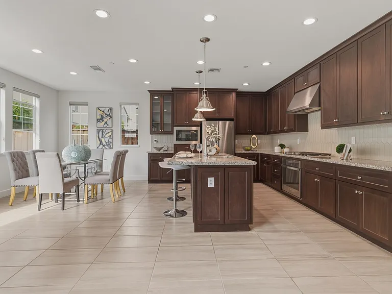 116 W Limerick Ave — Photo 4