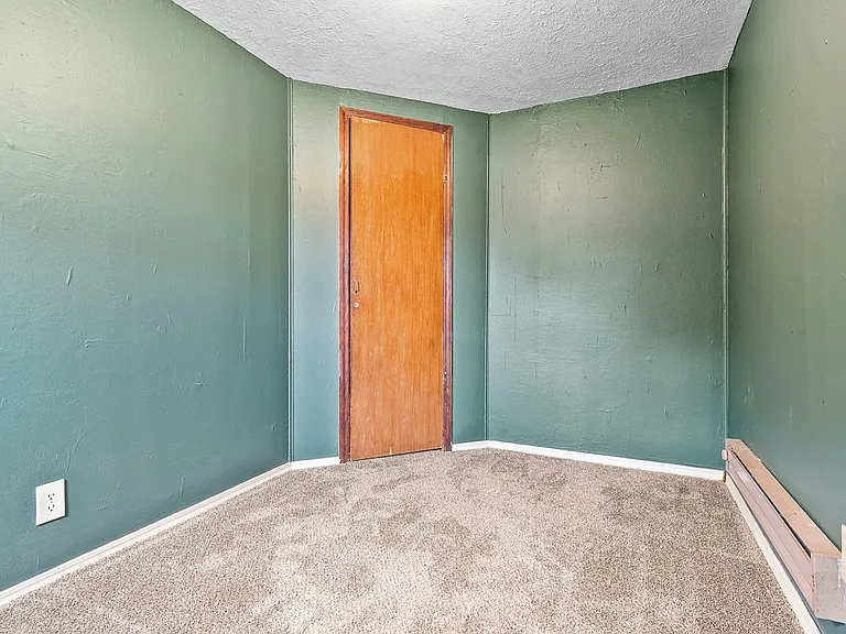 433 S Main Ave — Photo 8