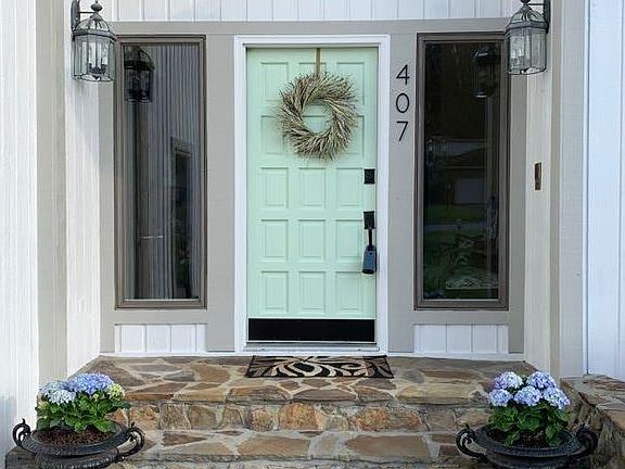 4th image of 407 Winterham Dr