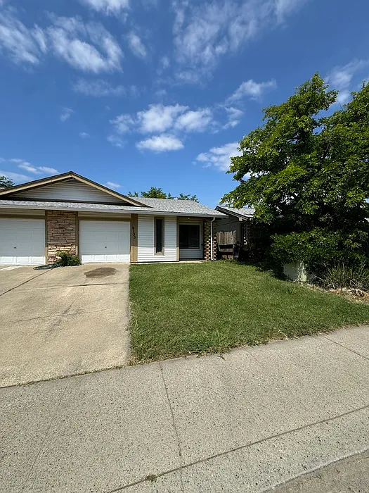 Building Photo - 9135 Nasreen Dr