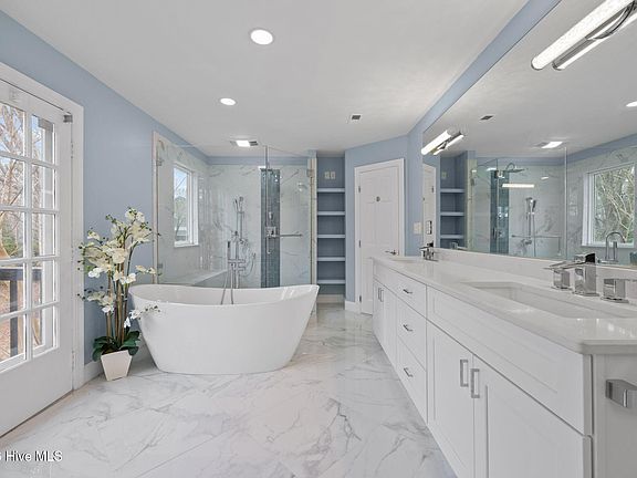 4th image of 5808 Devon Circle