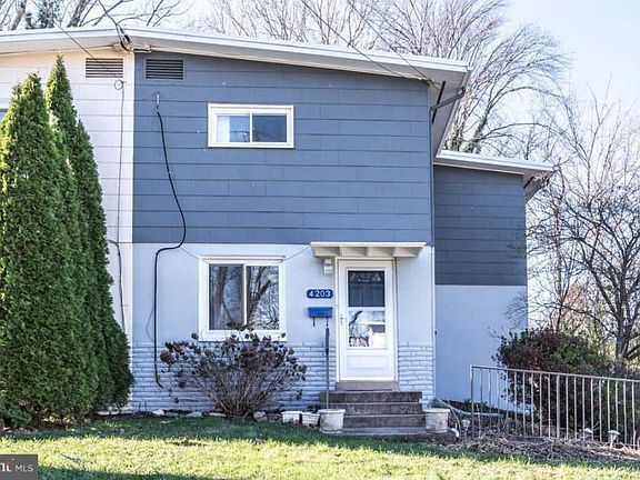 3rd image of 4203 Ardmore Pl