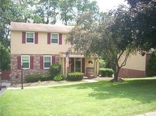 464 Fruitwood Dr, Bethel Park, PA