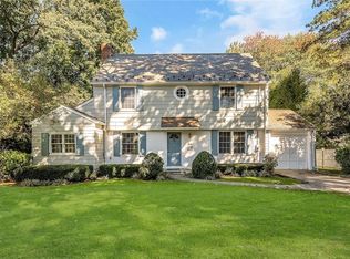 15 Robin Hill Rd, Scarsdale, NY 10583