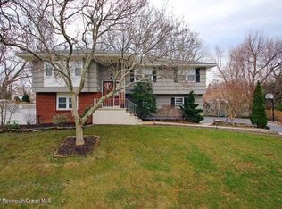 8 Gayle St, Middletown, NJ 07748