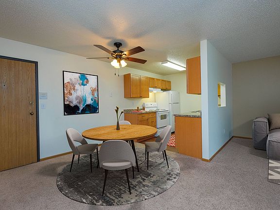 Fargo, ND Maybrook Apartments | Dining