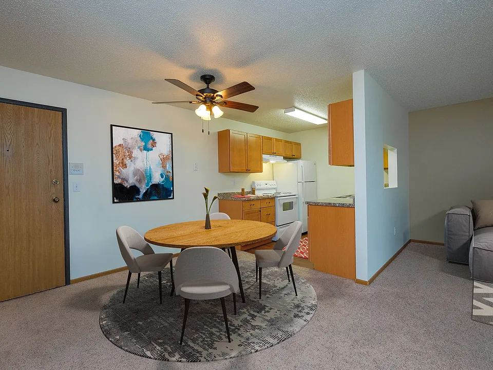 Fargo, ND Maybrook Apartments | Dining