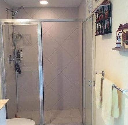 3rd image of 325 Biscayne Blvd #1421