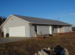 5800 Maverick Ln, Valley Falls, KS 66088
