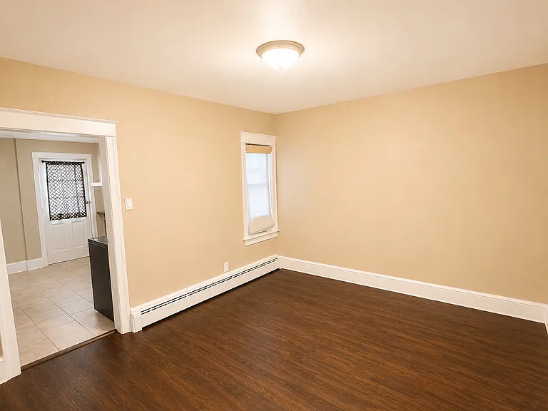 519 N Saint George St — Photo 5
