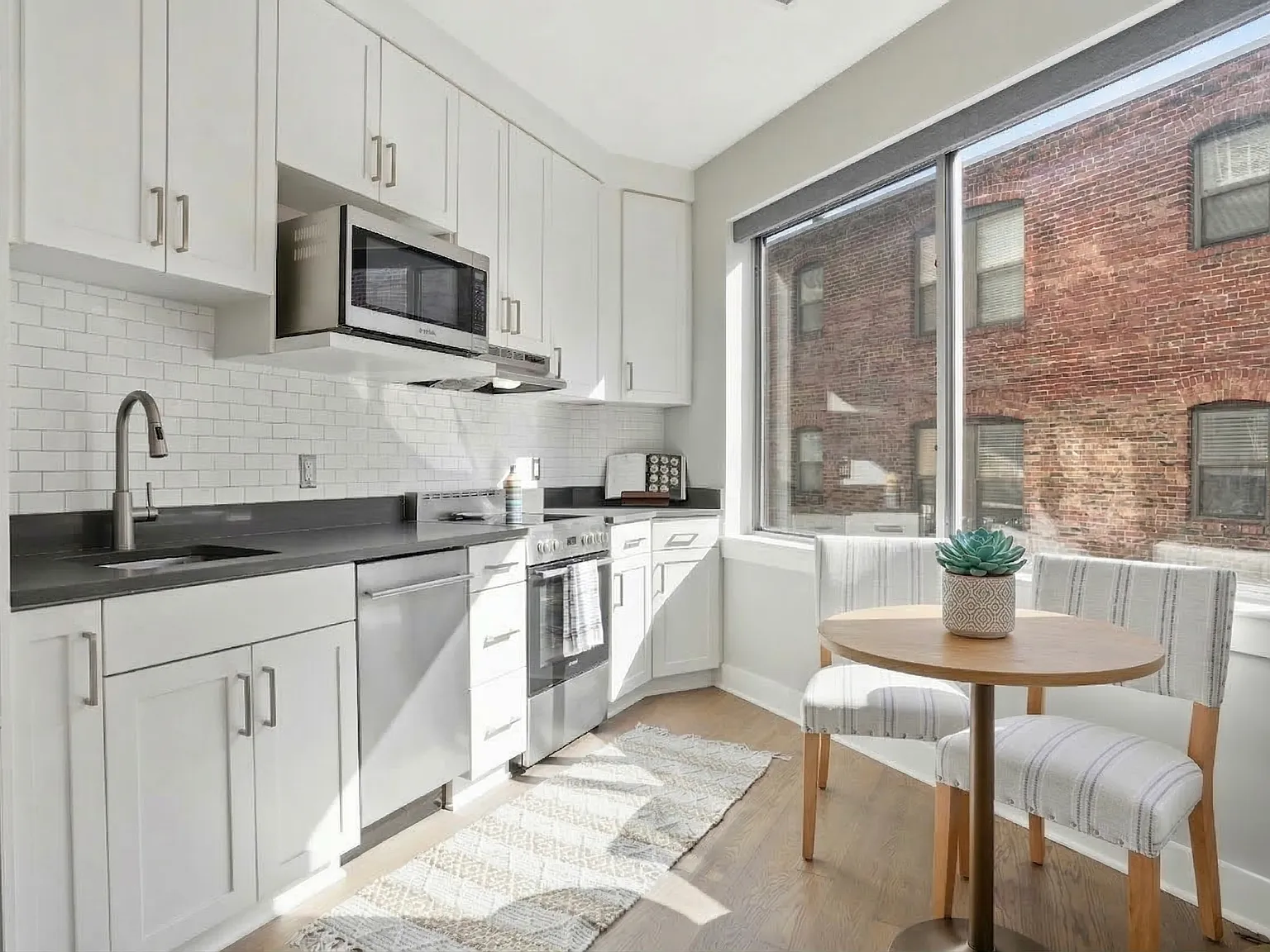 Studio, 403 sqft, $1,950 — Photo 3