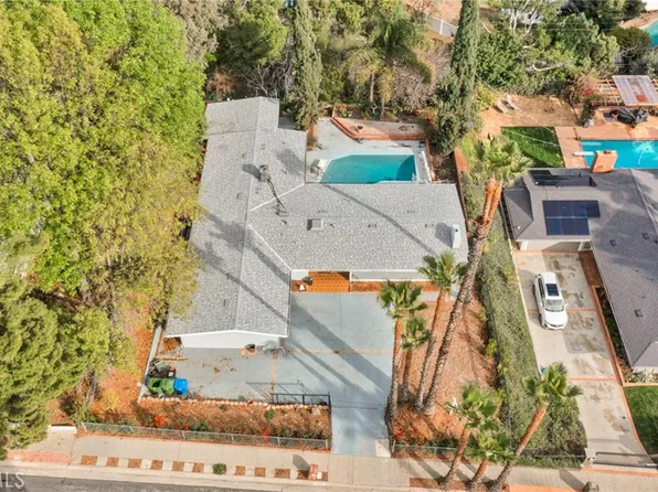 8488 Farralone Ave, Canoga Park, CA 91304