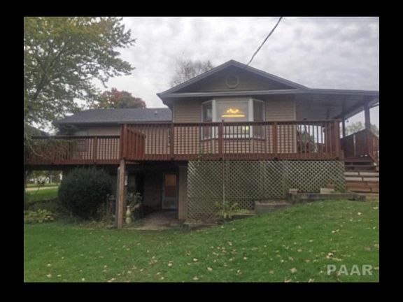 Back view. Deck wraps around