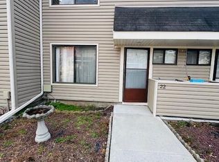 22 Berry Ct, Staten Island, NY 10309