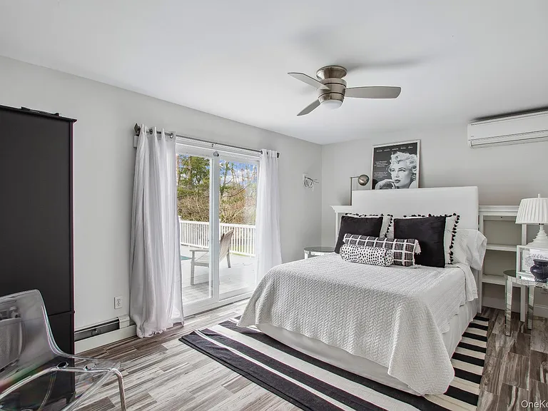 30 Squires Blvd — Photo 8