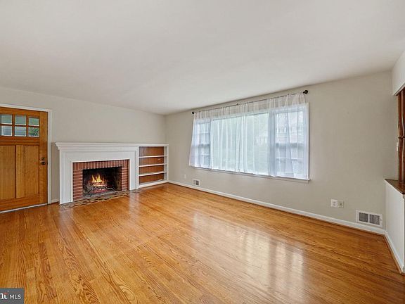 5th image of 2116 Powhatan St