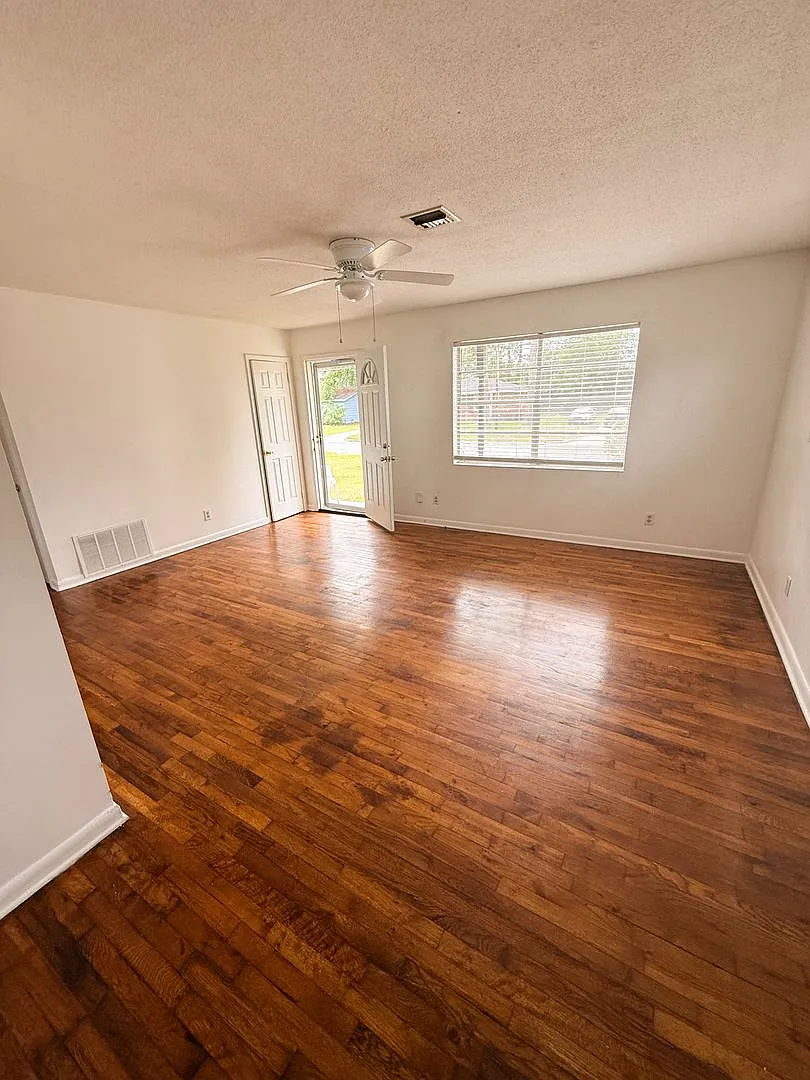 1409 Southwood Drive Valdosta, 3BR/1BA — Photo 4