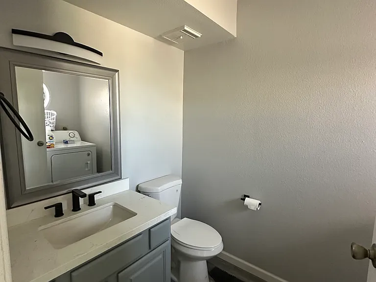 S Mitchell Dr — Photo 10