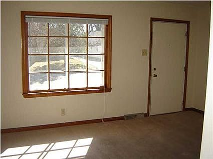 4th image of 2328 E Iowa St