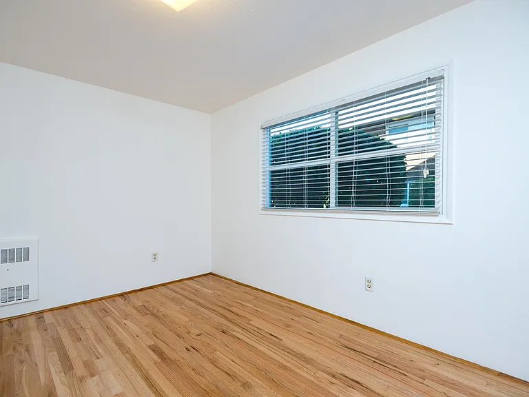 The Waverleigh Apartments — Photo 42