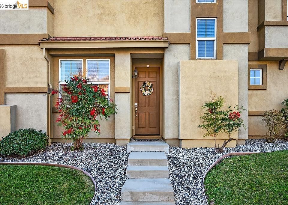 1st image of 390 Caravaggio Cir