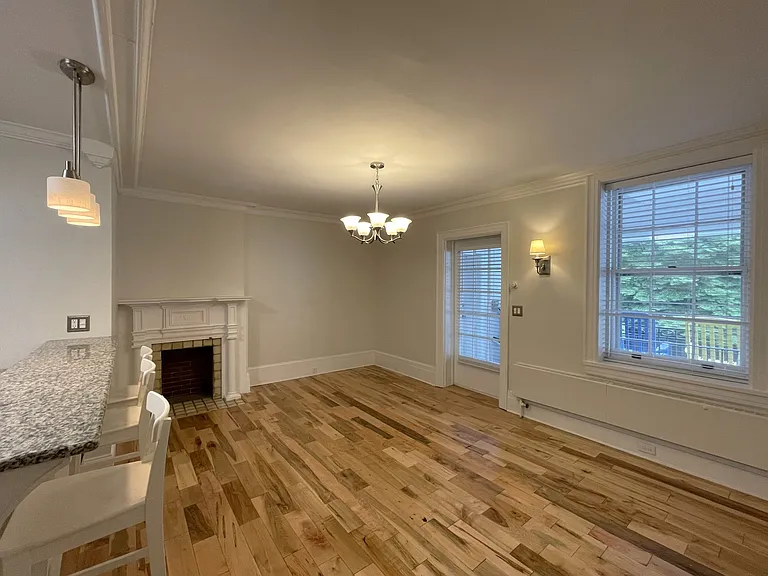 Kitchen/ Living Room