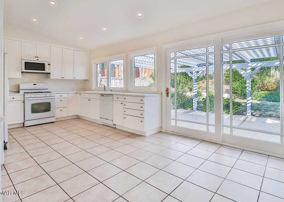1st image of 288 N Sabra Ave
