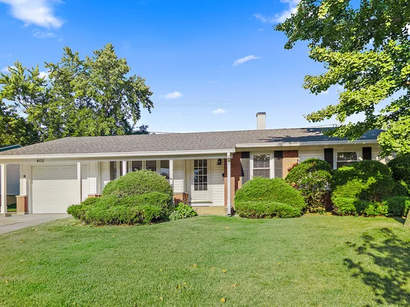 800 Penrith Ave, Elk Grove Village, IL 60007