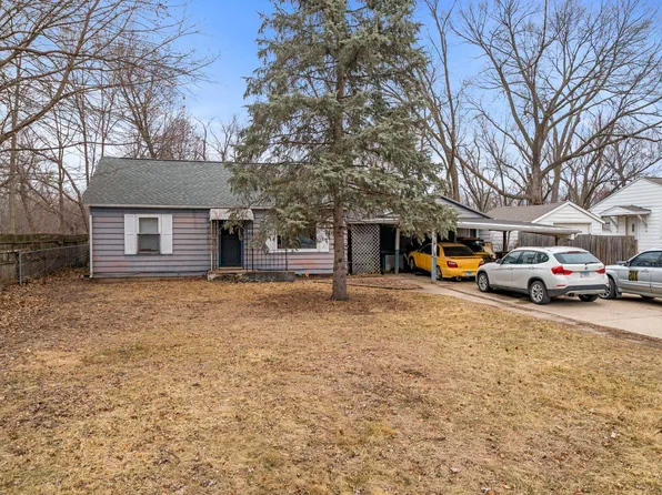 1884 Will James Rd, Rockford, IL 61109