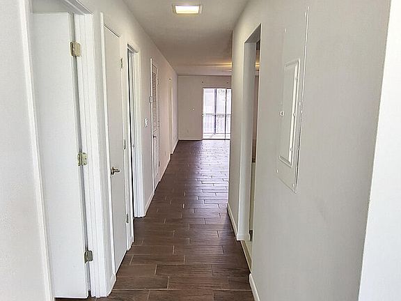 5th image of 1005 Knox McRae Dr #203