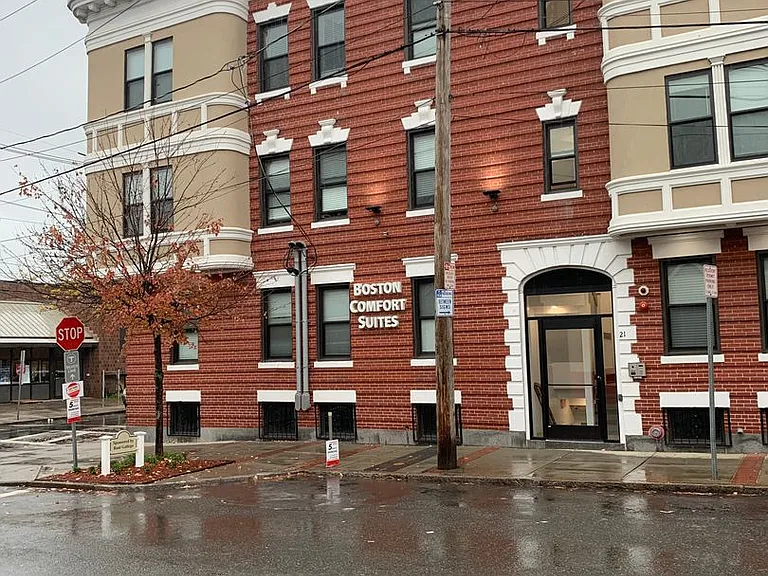 BOSTON COMFORT SUITES — Photo 57