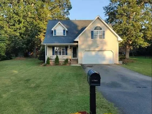 105 Glenwood Ln, King, NC 27021