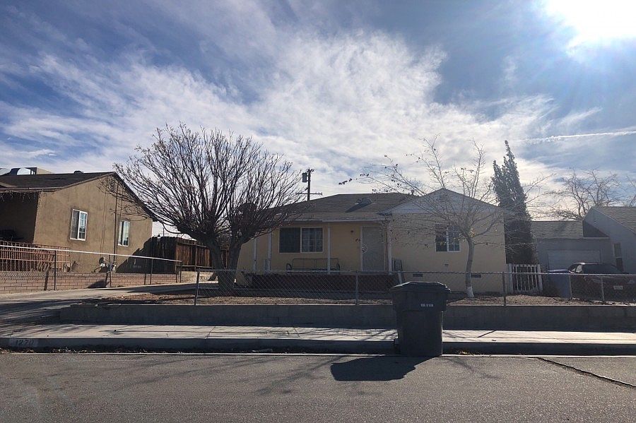 1st image of 1270 W Buena Vista St