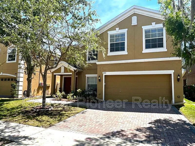 5 bed, 3.0 bath, 2968 sqft, $3,400 — Photo 3