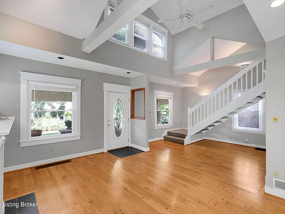 4th image of 2216 Eastview Ave